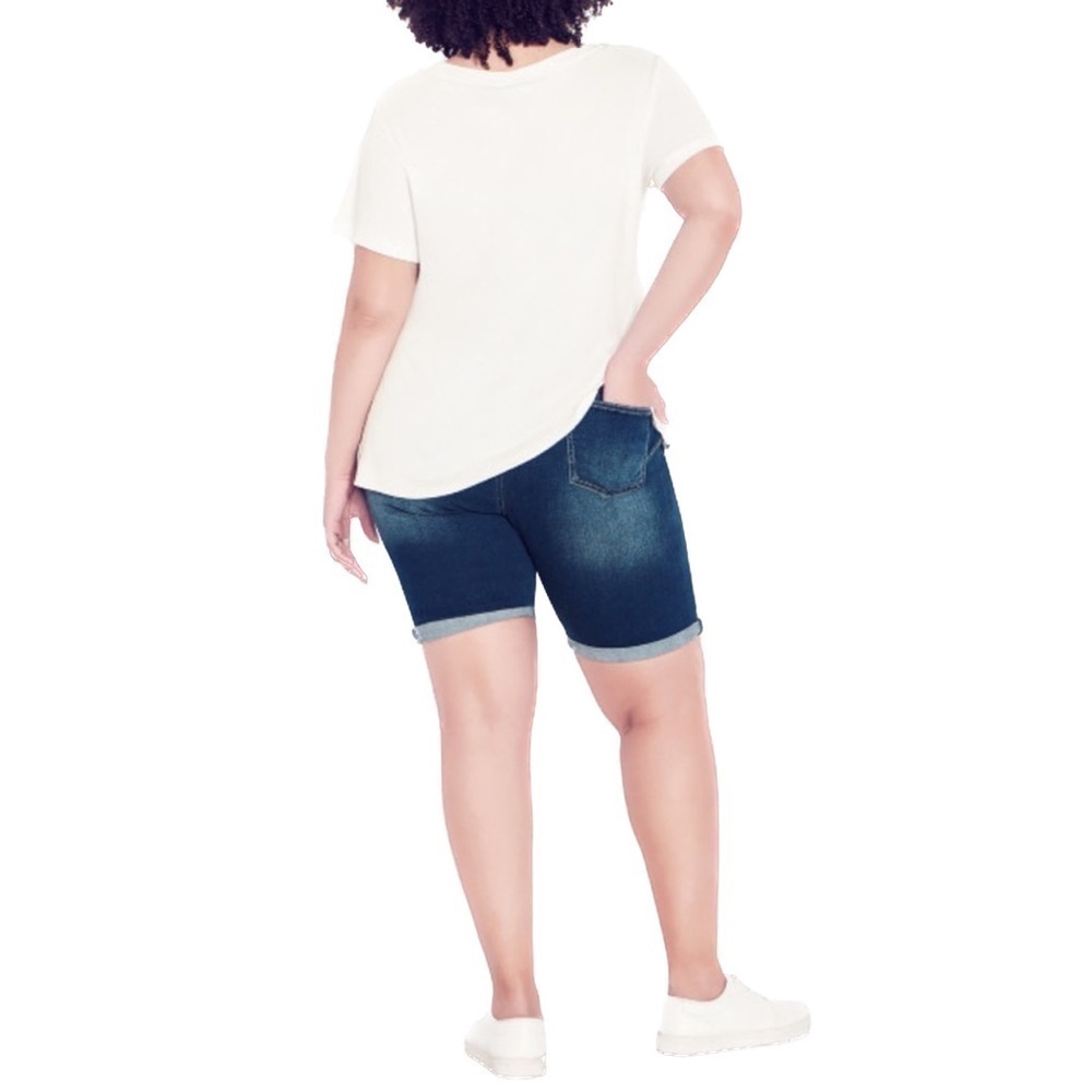 AVENUE 20W Denim Bermuda Short Mid Wash W97.10 - Picture 3 of 8